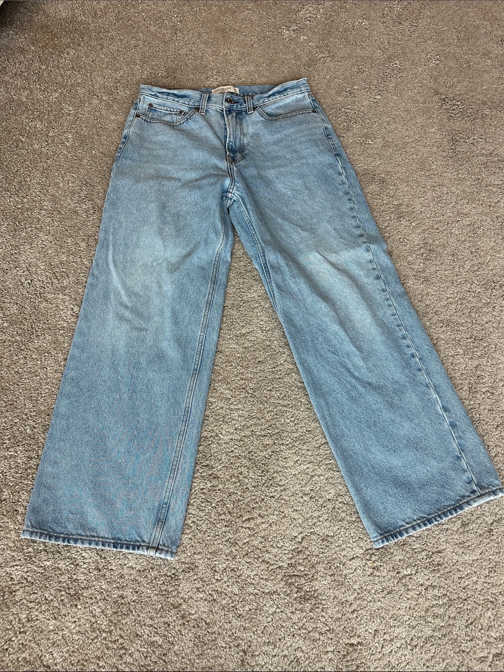 Abercrombie & Fitch Women’s - The Slouchy Jean Mid Rise - Light Wash Blue - 28